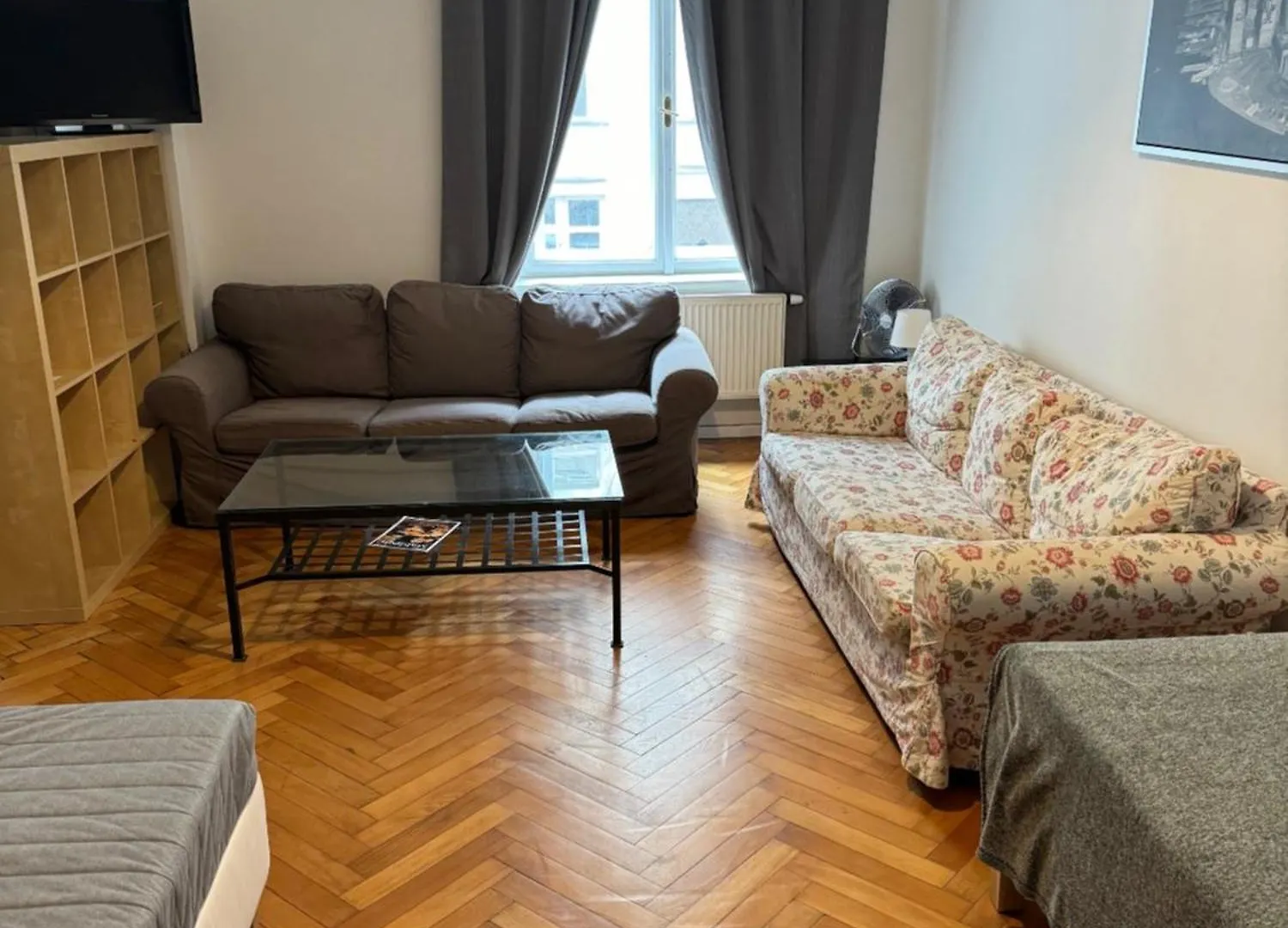 2B Pechackova Family Apartment With Balcony By The River Прага